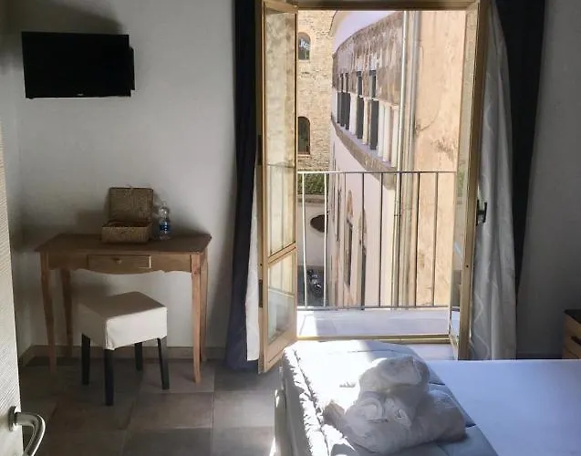 Palazzo Fruscione 3* ساليرنو